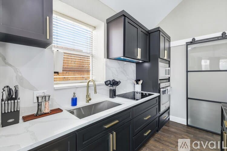 Haltom City House: 5709 Courtney Cir