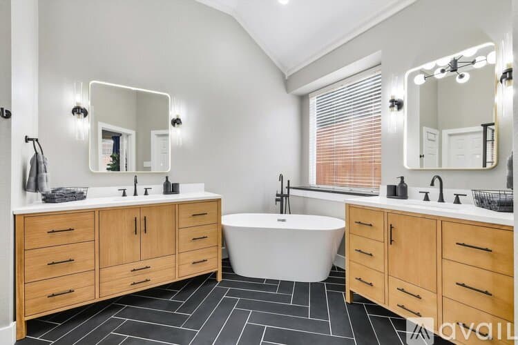 Haltom City House: 5709 Courtney Cir