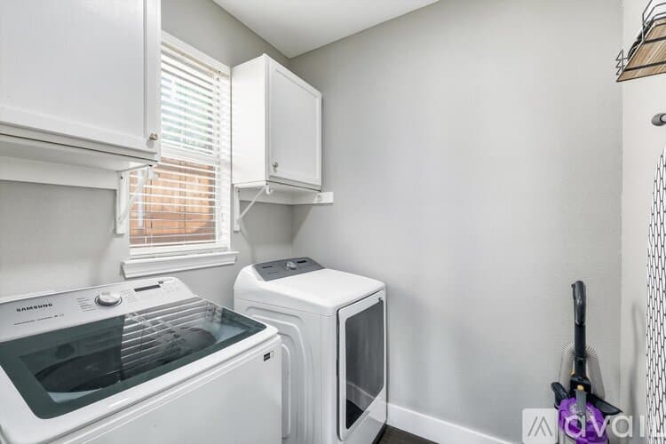 Haltom City House: 5709 Courtney Cir