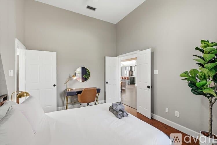 Haltom City House: 5709 Courtney Cir