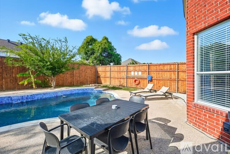 Haltom City House: 5709 Courtney Cir