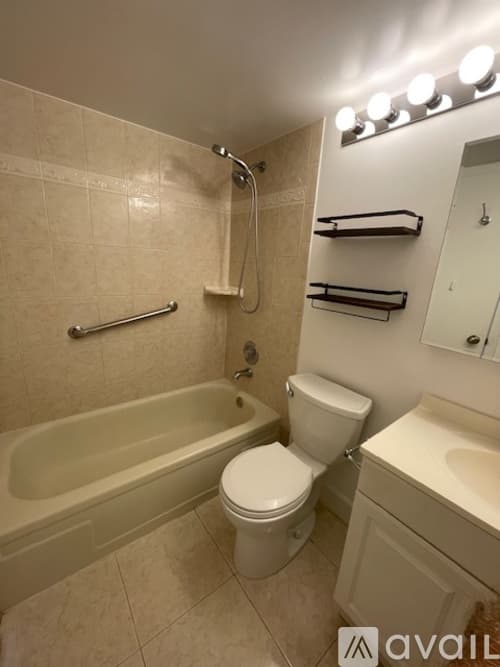 Boca Raton Apartment: 9 Mansfield A