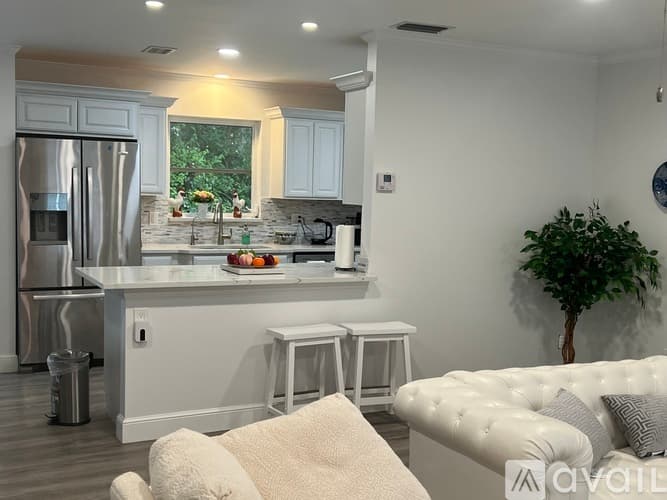 Palm Beach Gardens House: 9080 Peebles Road