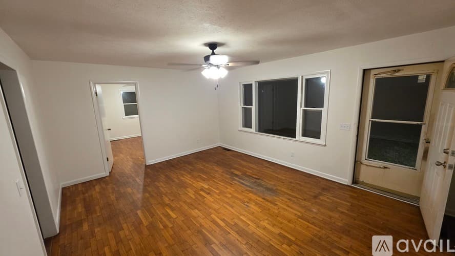 Bolivar House: 808 S Elgin Ave