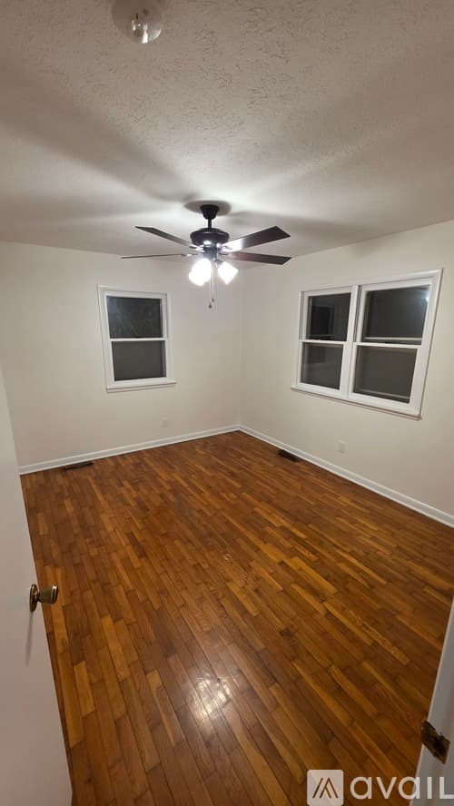 Bolivar House: 808 S Elgin Ave