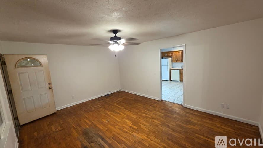Bolivar House: 808 S Elgin Ave