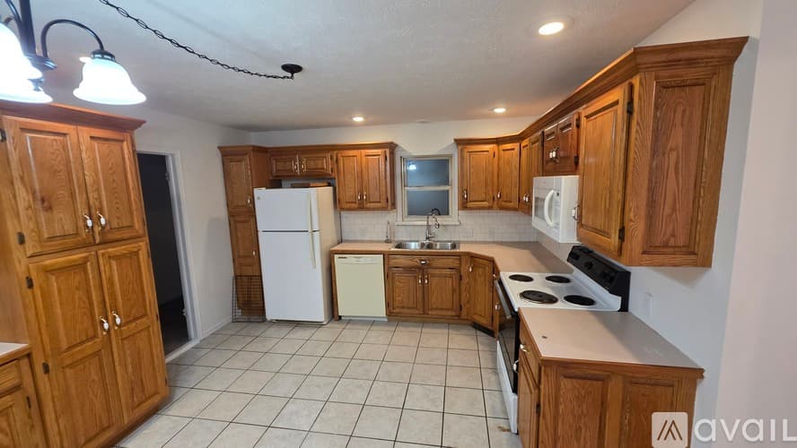 Bolivar House: 808 S Elgin Ave