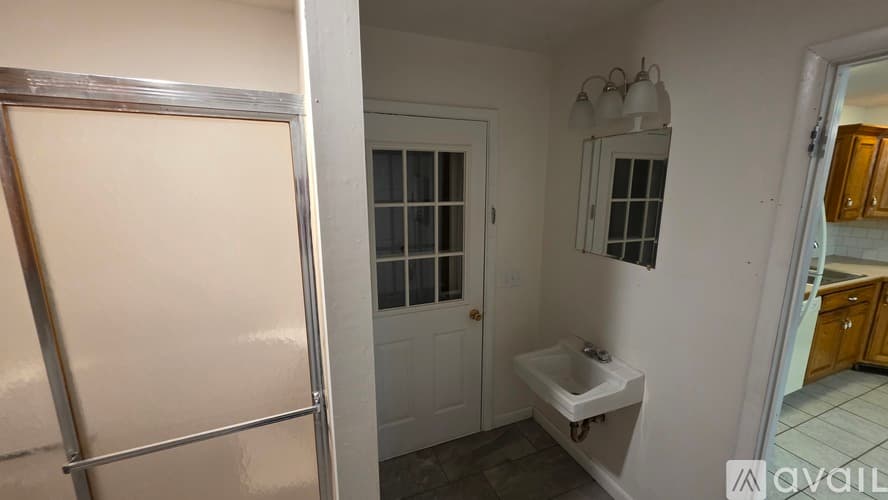 Bolivar House: 808 S Elgin Ave