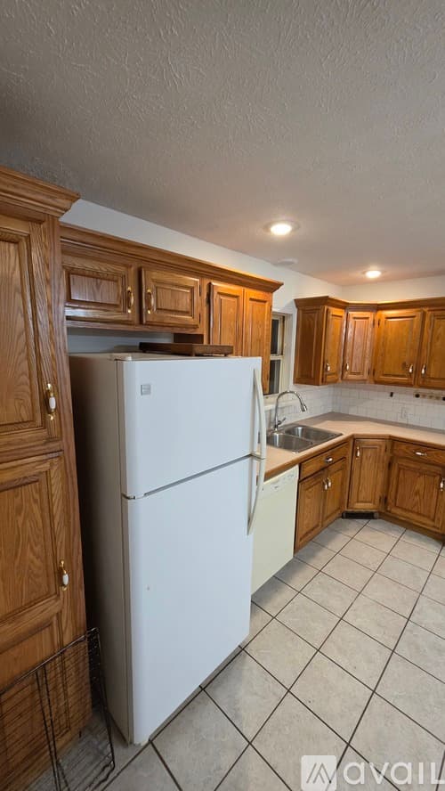 Bolivar House: 808 S Elgin Ave