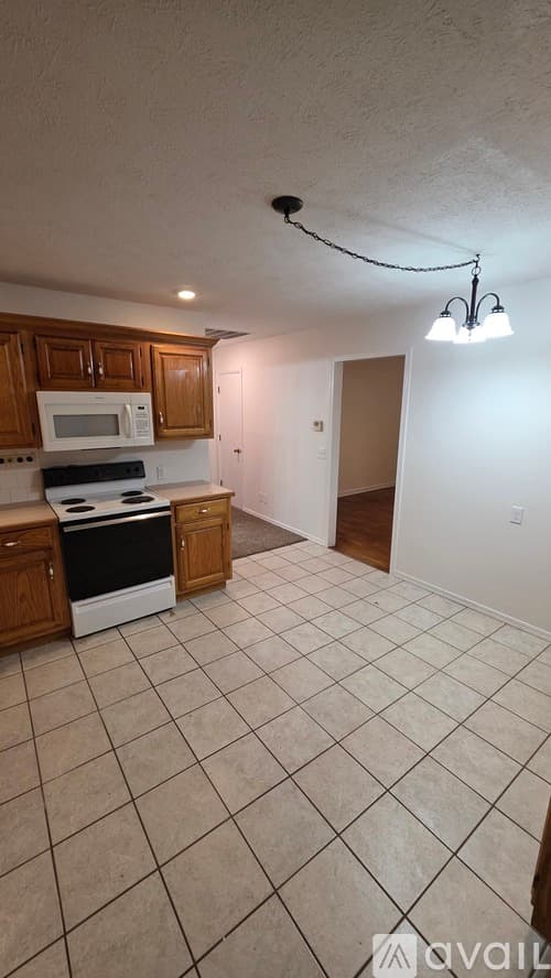 Bolivar House: 808 S Elgin Ave