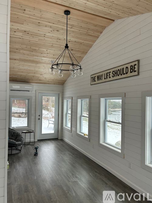 Ellsworth House: 641 Mariaville Rd