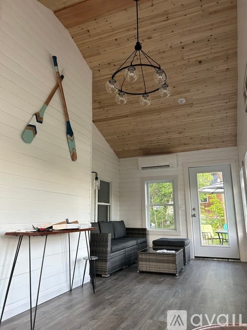 Ellsworth House: 641 Mariaville Rd