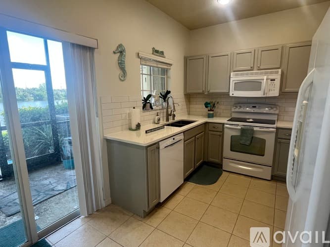 Bradenton Apartment: 3603 45th Terrace W