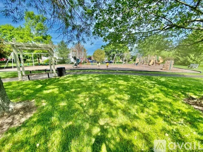Lansdale House: 1616 Windsor Ct