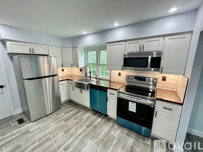 Lansdale House: 1616 Windsor Ct