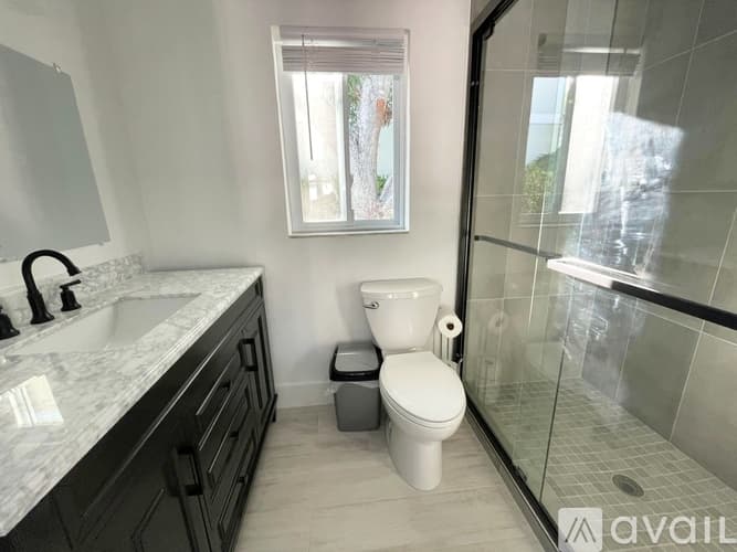 Bonita Springs House: 217 3rd St