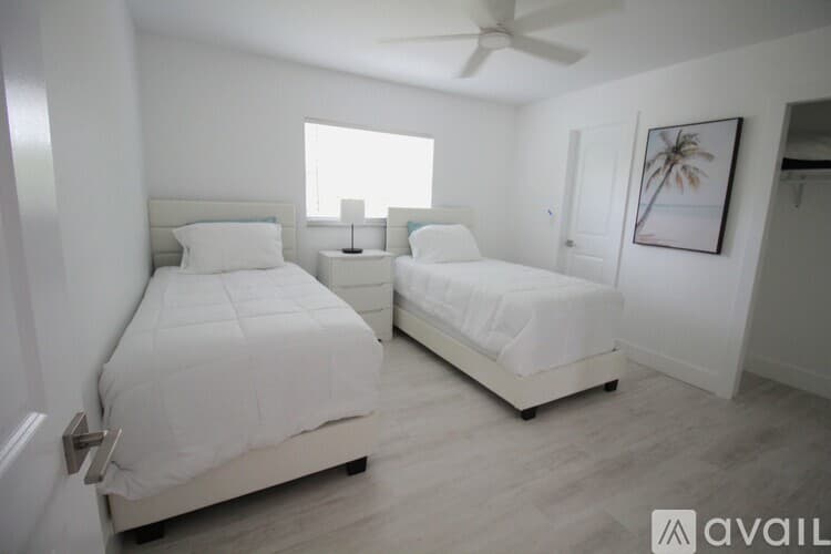 Bonita Springs House: 217 3rd St