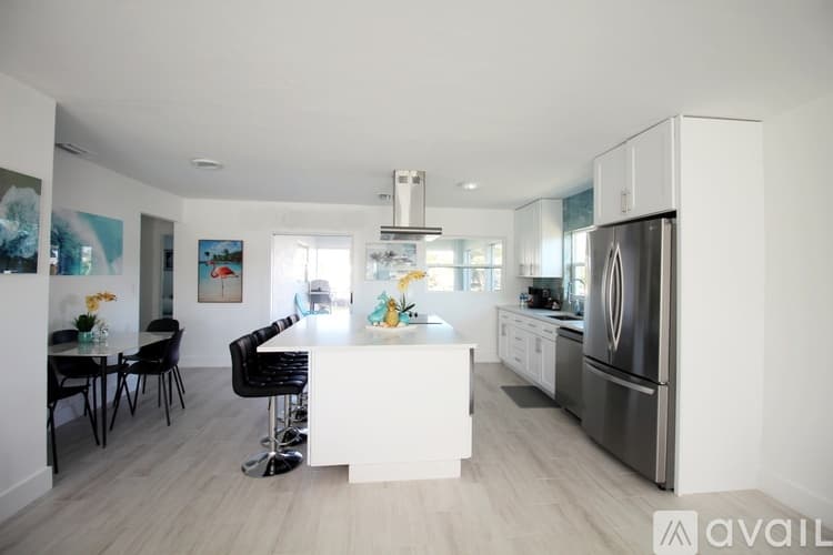 Bonita Springs House: 217 3rd St