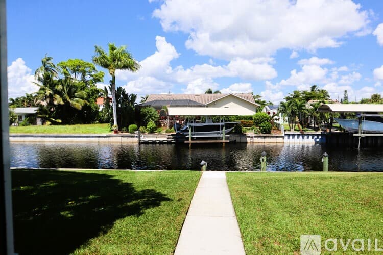 Bonita Springs House: 217 3rd St