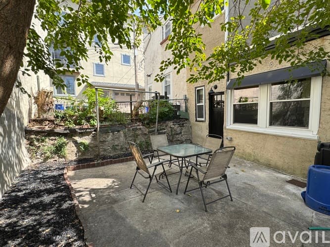 Philadelphia House: 128 Gay Street