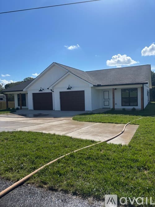 Mount Airy House: 197 Thomas Ln Unit A