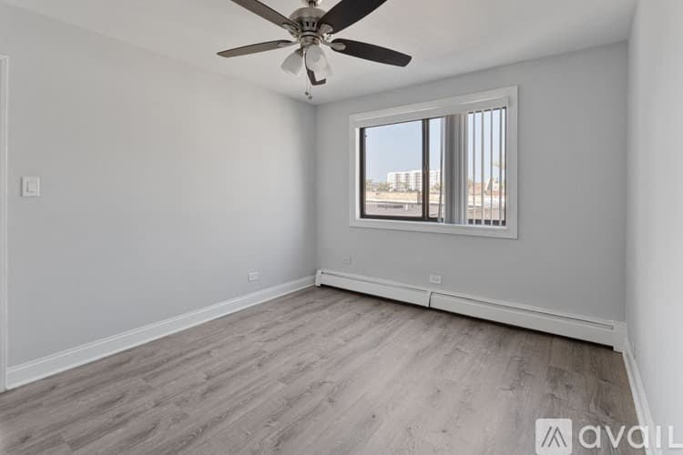 Chicago Apartment: 6029 N Winthrop Ave