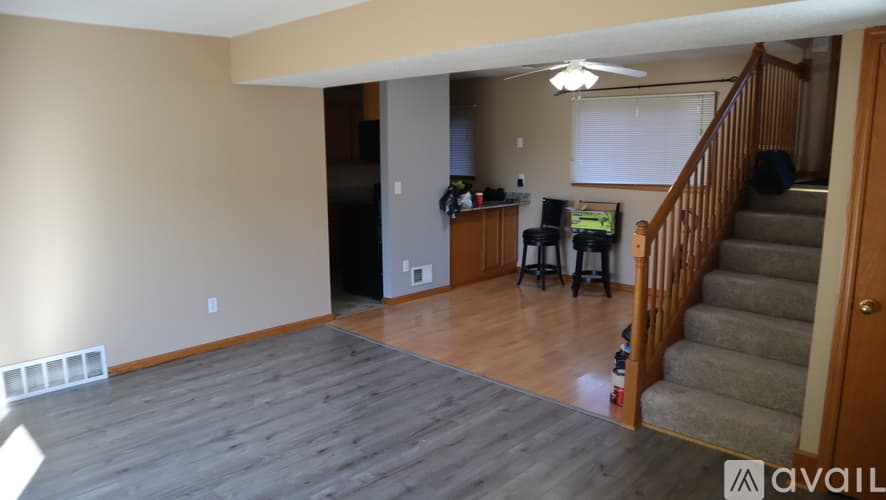 Eagan House: 3252 Dodd Lane