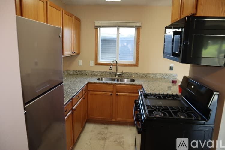 Eagan House: 3252 Dodd Lane