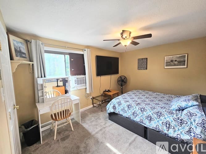 Taunton Condo: 2 Karena Drive
