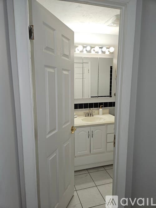 Taunton Condo: 2 Karena Drive