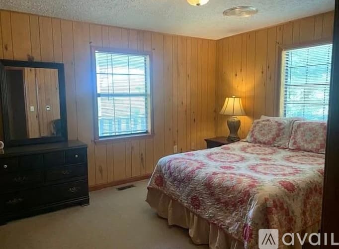 Dillard House: 729 Chalet Village Dr
