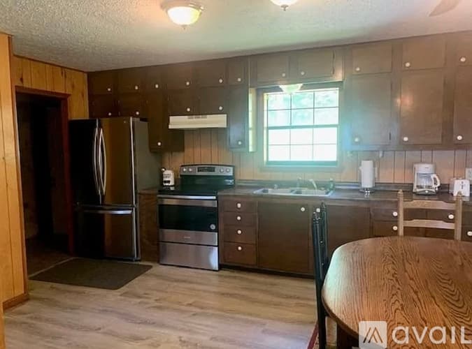 Dillard House: 729 Chalet Village Dr