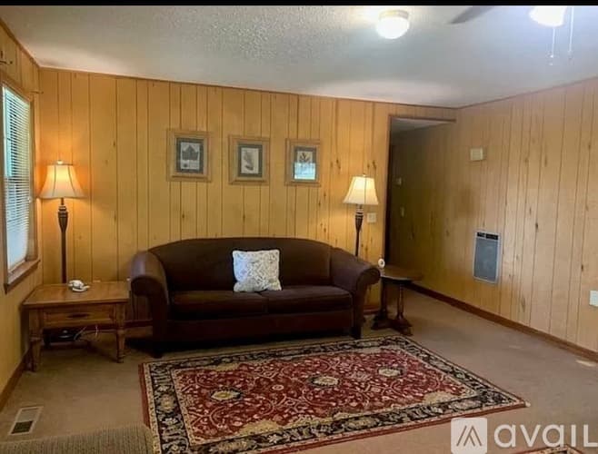 Dillard House: 729 Chalet Village Dr