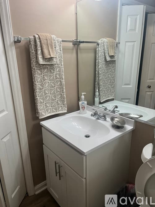 High Point House: 407 Elmhurst Avenue