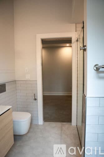 Northampton Apartment: 48 Round Hill Rd