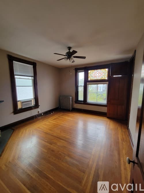 Dayton Apartment: 416 6th Avenue