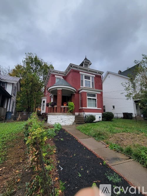 Dayton Apartment: 416 6th Avenue