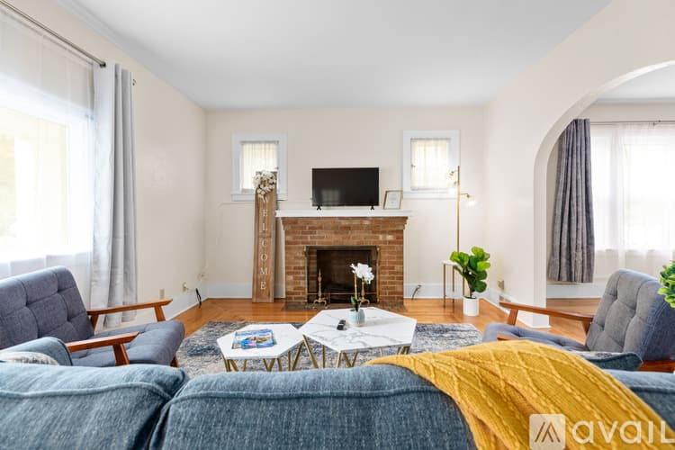 Utica Apartment: 2606 Sunset Avenue