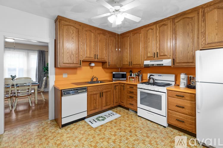 Utica Apartment: 2606 Sunset Avenue