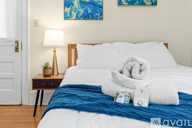 Utica Apartment: 2606 Sunset Avenue