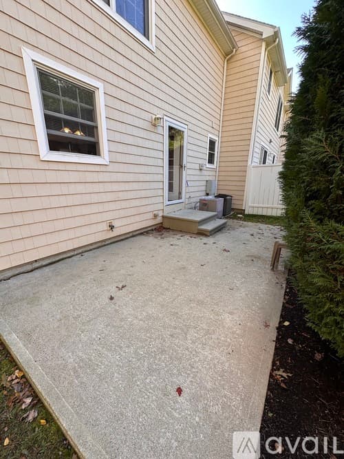 Norwich Townhome: 3 Parkwoods Drive