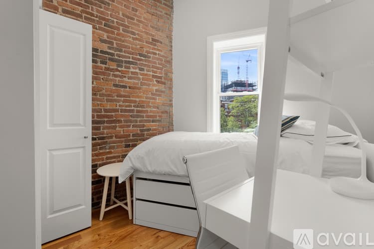 Boston Apartment: 15 Snow Hill St