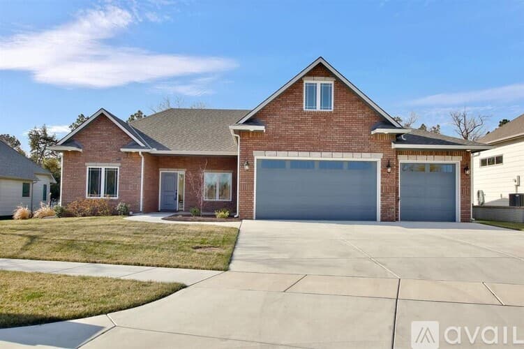 Wichita House: 12621 E Zimmerly St
