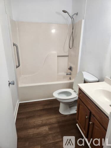 Dalton House: 712 W Tyler St