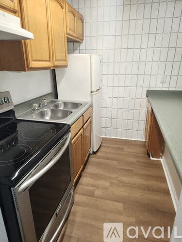 Dalton House: 712 W Tyler St