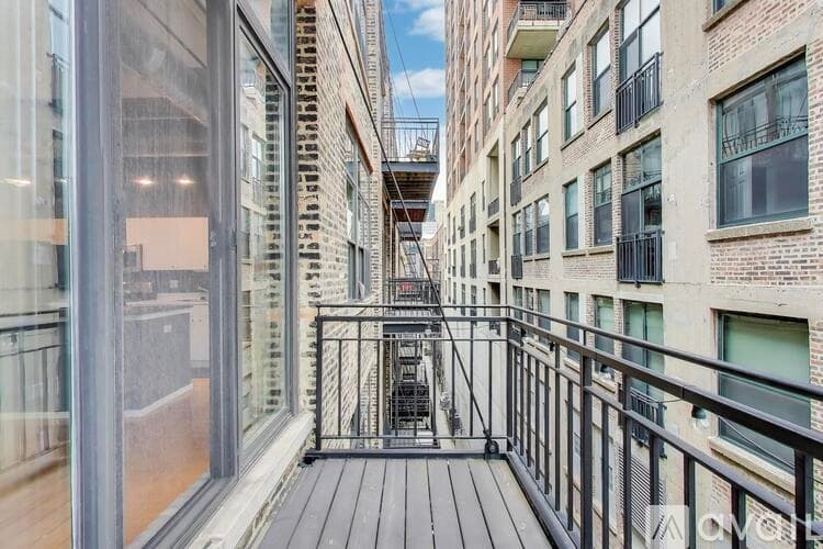 Chicago Condo: 375 W Erie St
