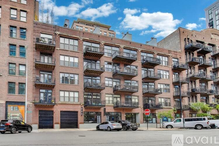 Chicago Condo: 375 W Erie St
