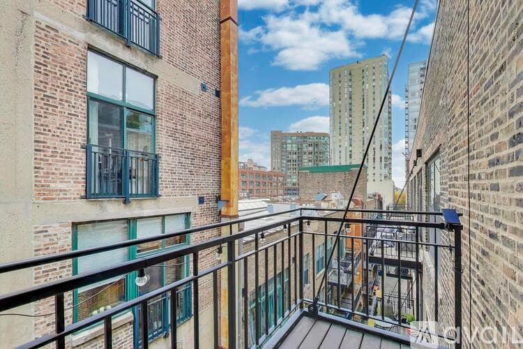 Chicago Condo: 375 W Erie St