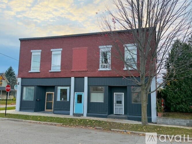 Petoskey Apartment: 522 Liberty St