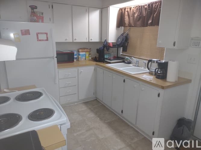 Clearwater Apartment: 6122 141st Avenue North